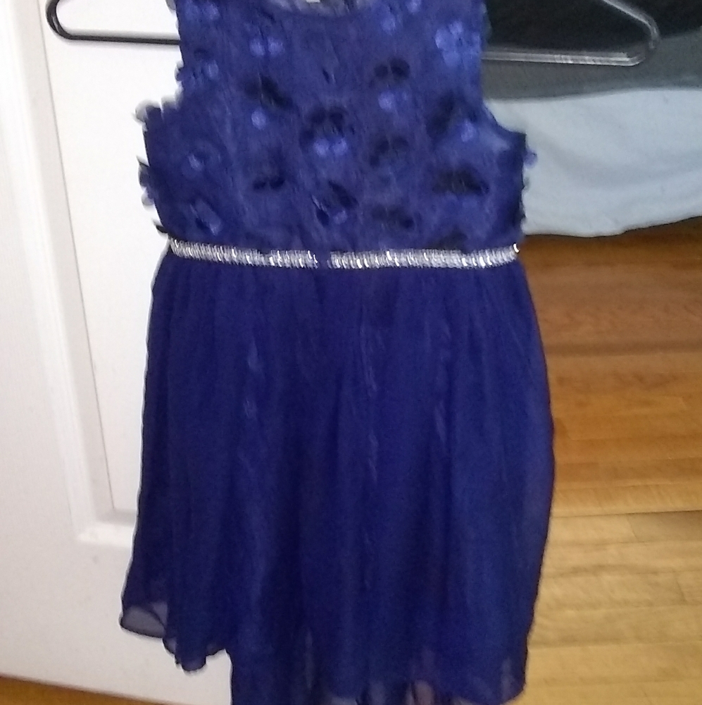 NWOT- girls size 5 beautiful dress